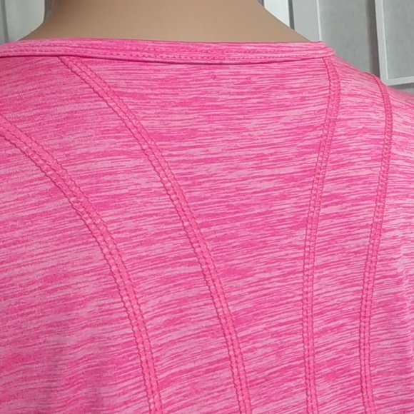 Reebok pink activewear top - Picture 7 of 14